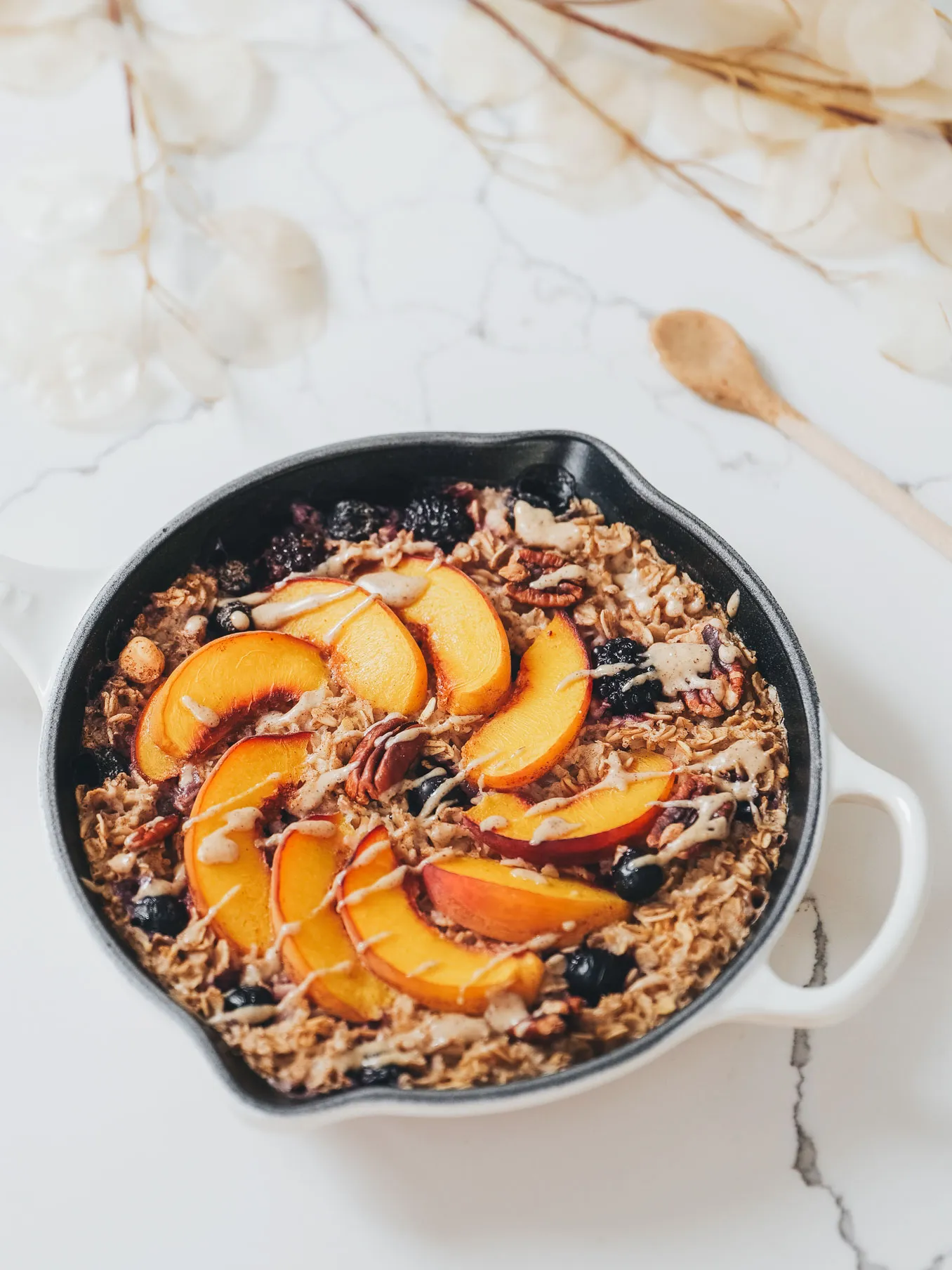 Easy Peachy Berry Baked Oats