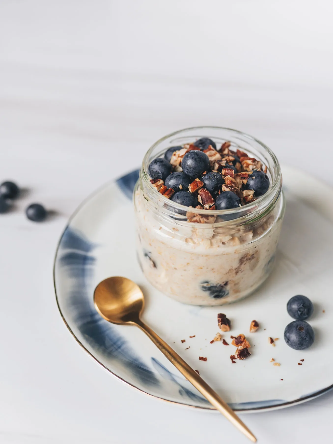 Blueberry Cheesecake Overnight Oats