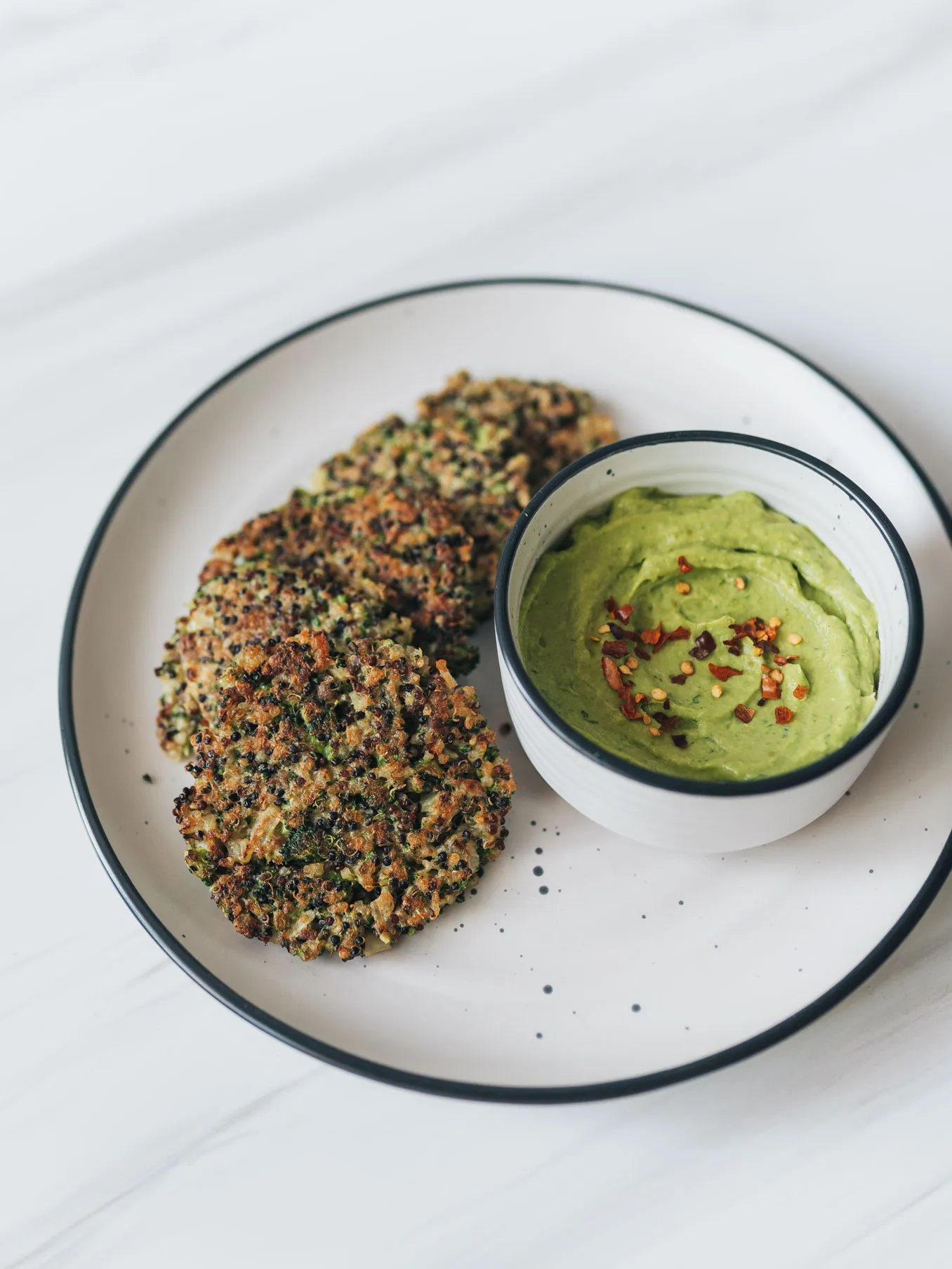 Crispy Broccoli Quinoa Cakes