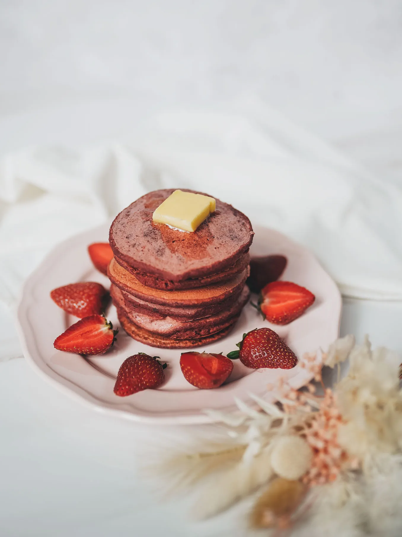 Healthy Red Velvet Pancakes