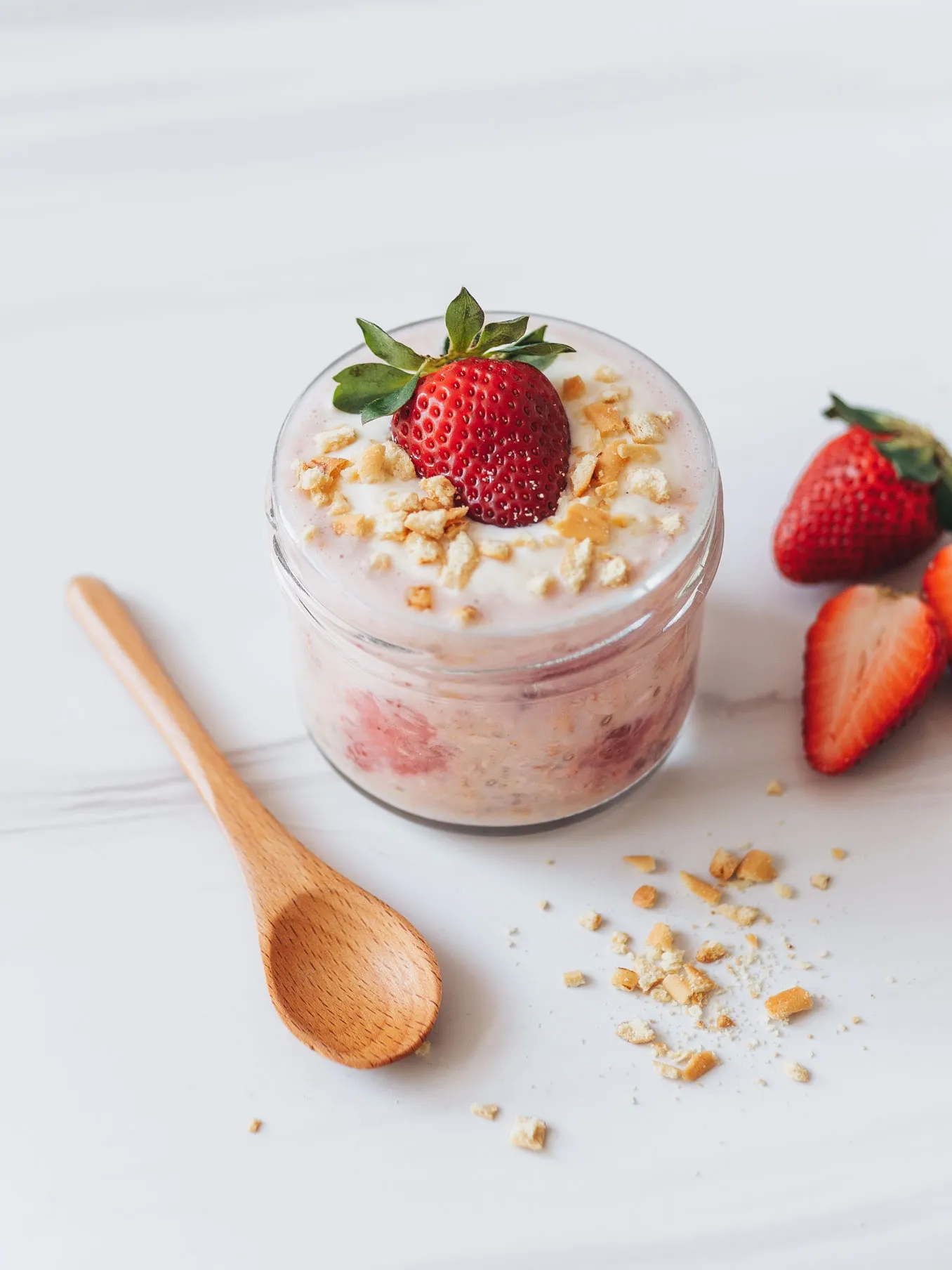 Strawberry Cheesecake Overnight Oats